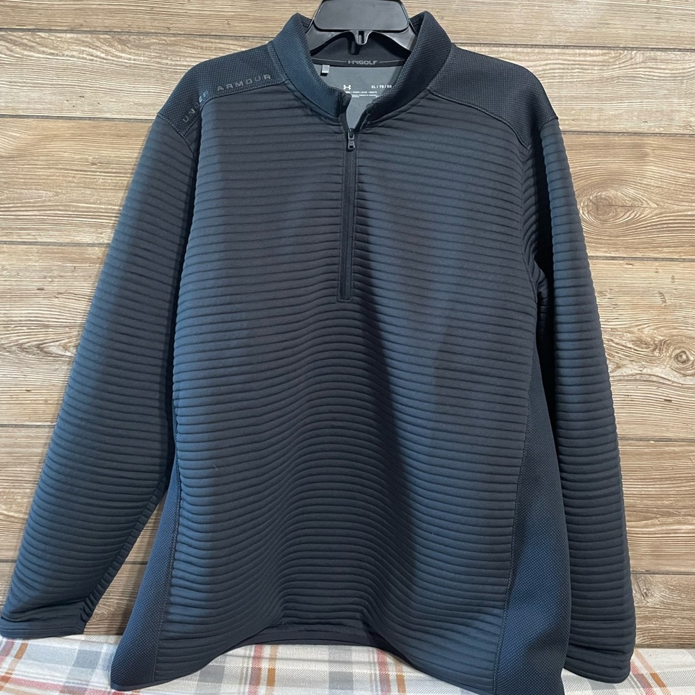 Men’s Black Under Armour Golf 1/4  Zip -size XL- like new barely worn